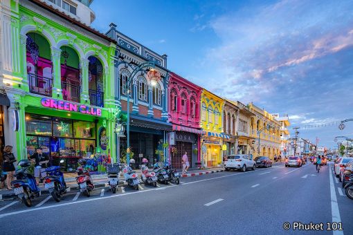 NGÀY 4: PHUKET, THÁI LAN – WAT CHALONG – PHỐ CỔ PHUKET – PATONG BEACH